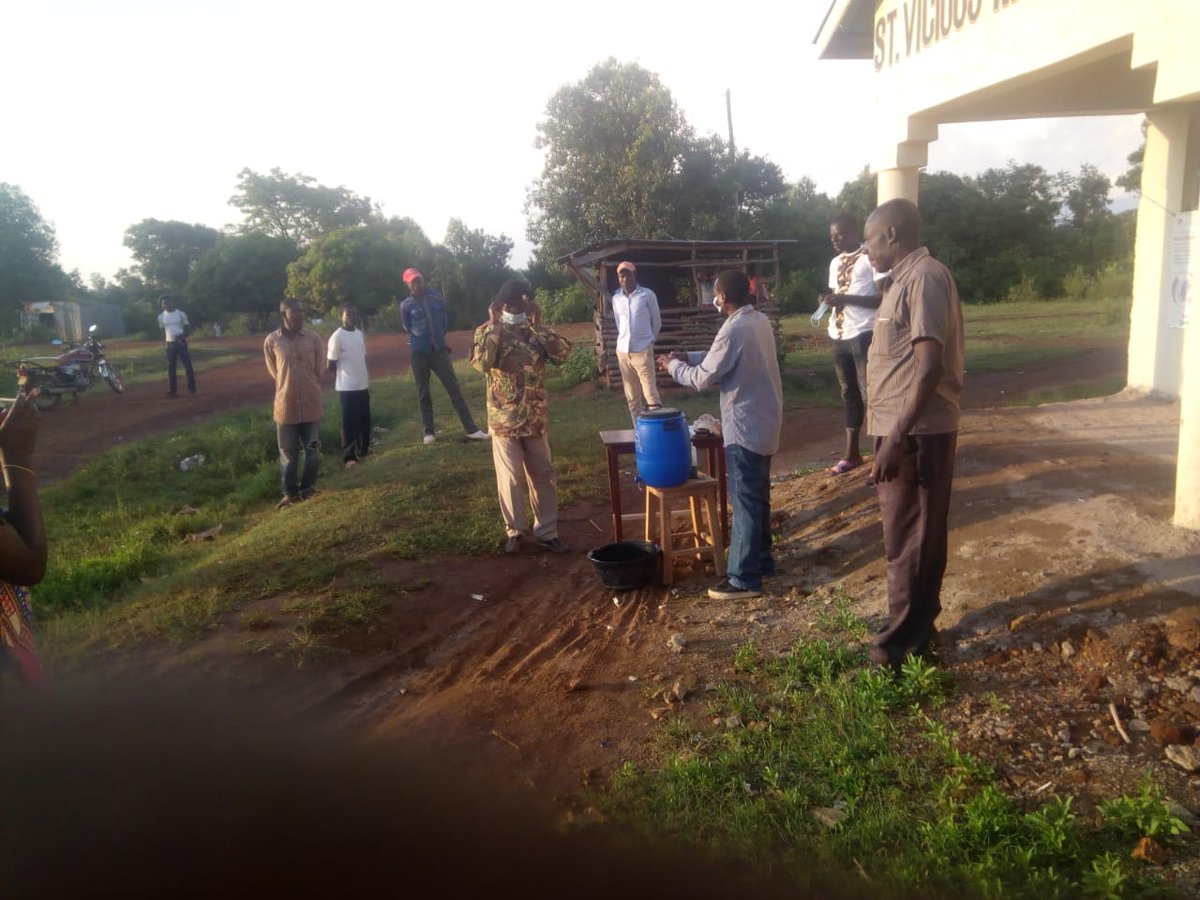 wadadia's tweet image. Today is #WorldHealthDay2020 &amp;amp; we're celebrating our field staff &amp;amp; Community health workers who are working to #EndFistula &amp;amp; have stepped up in the fight against #COVID19 .
Thank you for your boldness, dedication &amp;amp; Commitment to safeguard our lives.