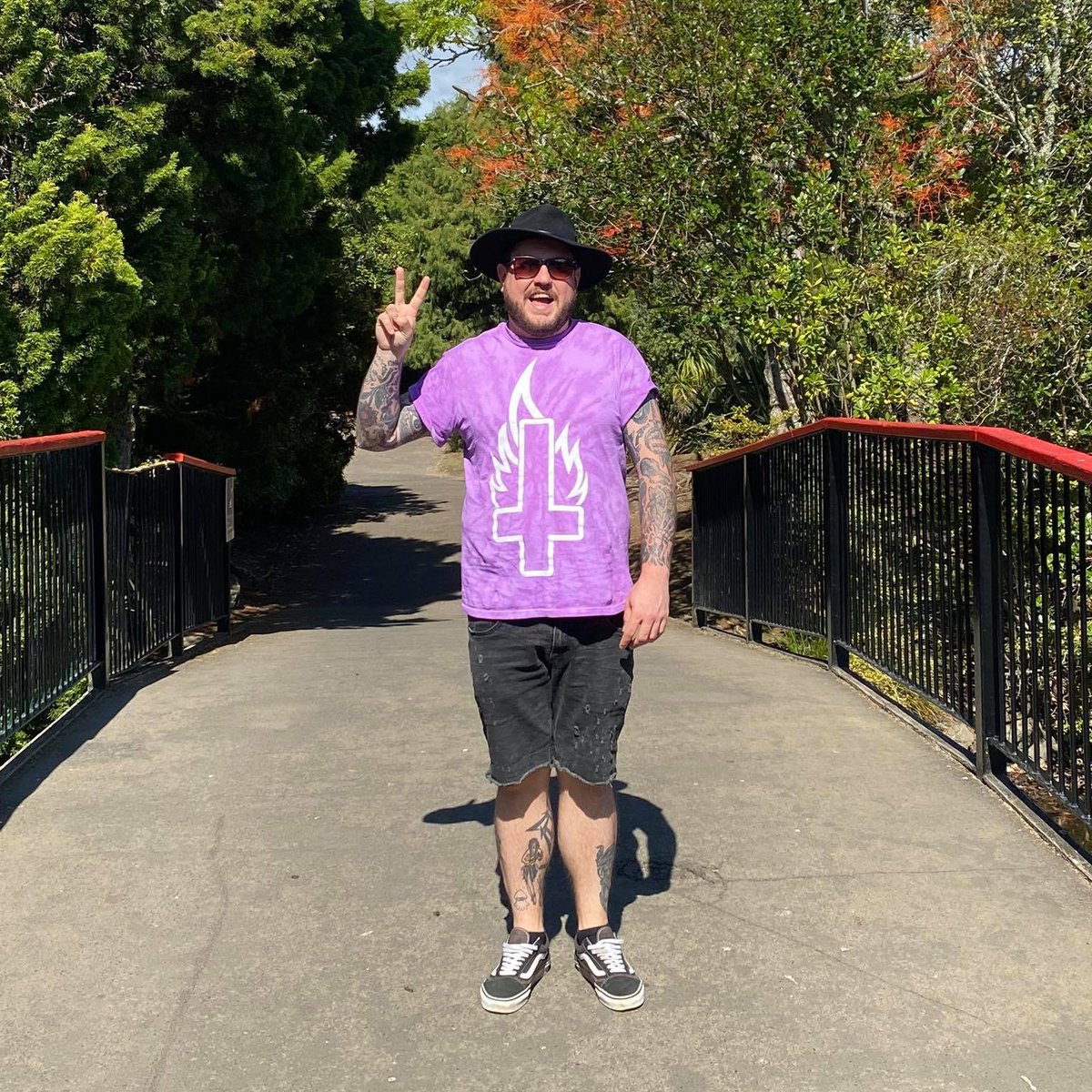 THERAPTUREUK's tweet photo. How good do these t-shirts look in the Sunshine?! 

We have 4 t-shirts left over on the store (2x M, 2x L). 

Get yours now at the discounted price of £10 which includes shipping and free entry to the next event:

https://t.co/27E6CyAJef https://t.co/YM5zFZe8h8