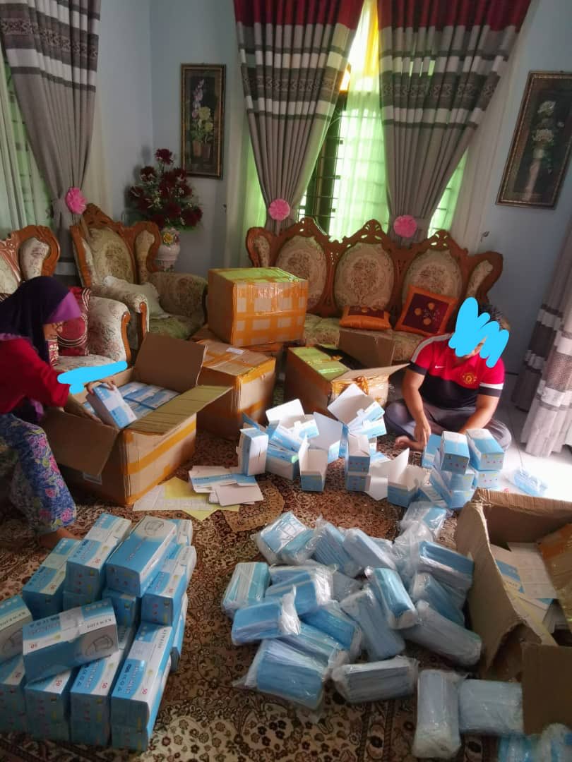 jijoi__'s tweet photo. Member pening modal keluar banyak, barang lambat sampai, dah sampai harga turun pulak, tolong member member ni, minta tolong rt pon takpe kot ade sape sape nak beli nanti🤗 tak markup harga ejen ke ape, mmg tolong mmbe, berminat boleh dm🤗🤗🤗 https://t.co/3xnbkhLHAF