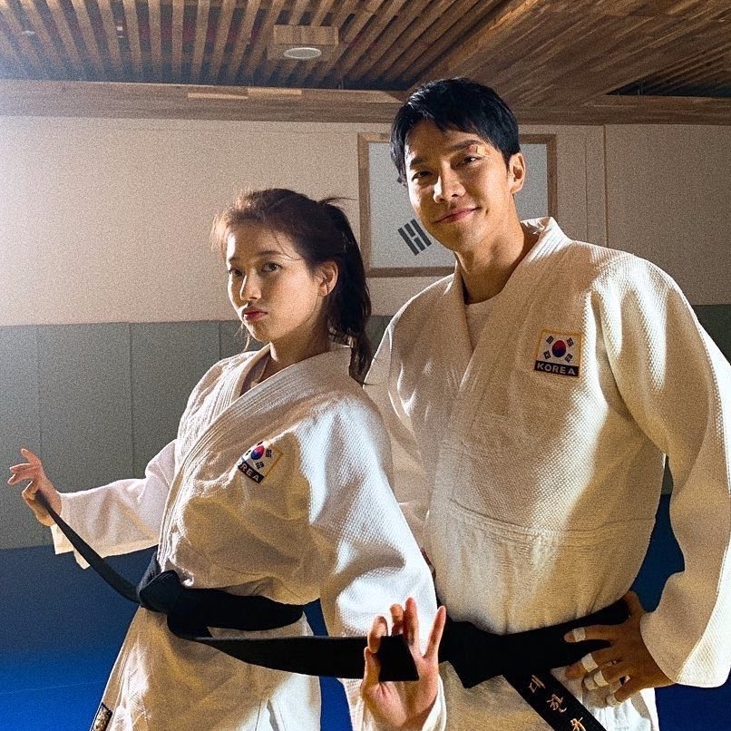etherealkdrama's tweet photo. oof my cute parents 🥺 https://t.co/JXHYIOgsRg