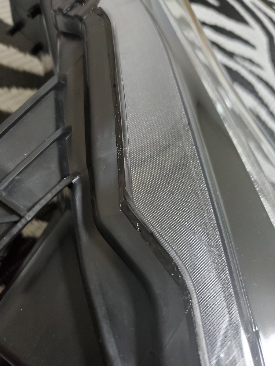 ゆっくり Oy 86ヘッドライトの防水処理でコーキングたけど問題ないかな 明日下側もコーキングして配線加工もせなあかんな