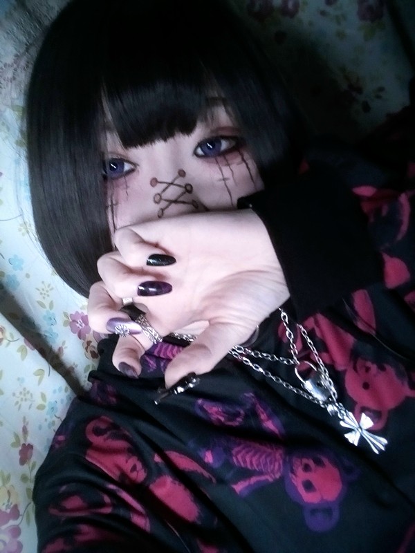 ありさarisa A Twitter これ昨日やったんだけど 闇系なメイクしてみた 一回やってみたかったんよね どう W 病みかわいい 病みかわ 闇系 闇系メイク 雰囲気