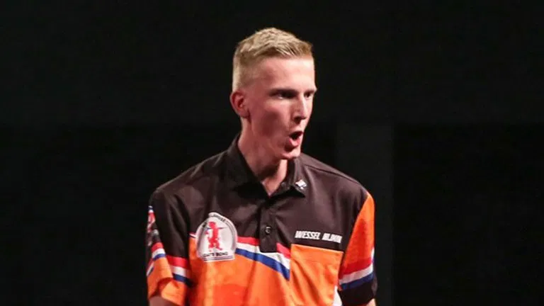 Live Darts tweet media