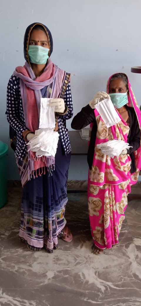 iindiango's tweet photo. @MaskIndia @iindiango women group at village Jhag making cotton masks and distributing it for free to the people of marginalised rural communities. https://t.co/2rfUCsZ7aA