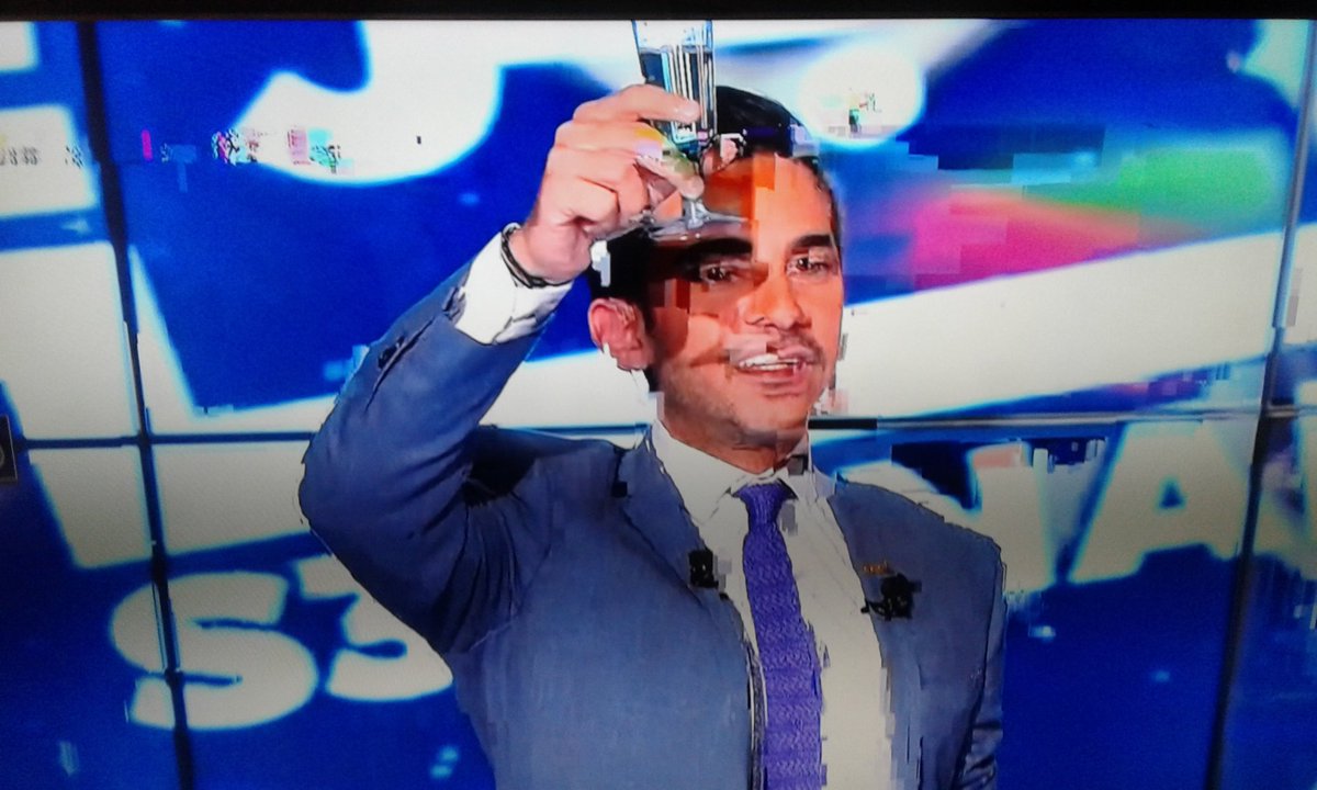 lojainMWJ's tweet photo. @RazanMWJ @pierrerabbat @fanzpierre @lovepierrerabb #منا_وجر 
💲🍻🍻🍻🍻🍻🍻🍻🍻
Hahaha بصحتكن 😆😆😆 https://t.co/ypoH9WZMgN