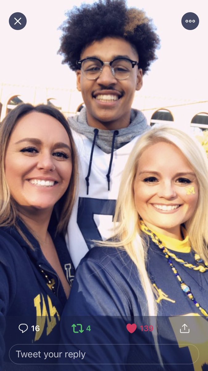 Mortgagequeen09's tweet photo. Happy Birthday @GoBlueLexi117 #RememberThatOneTime https://t.co/XWasJbrxvP