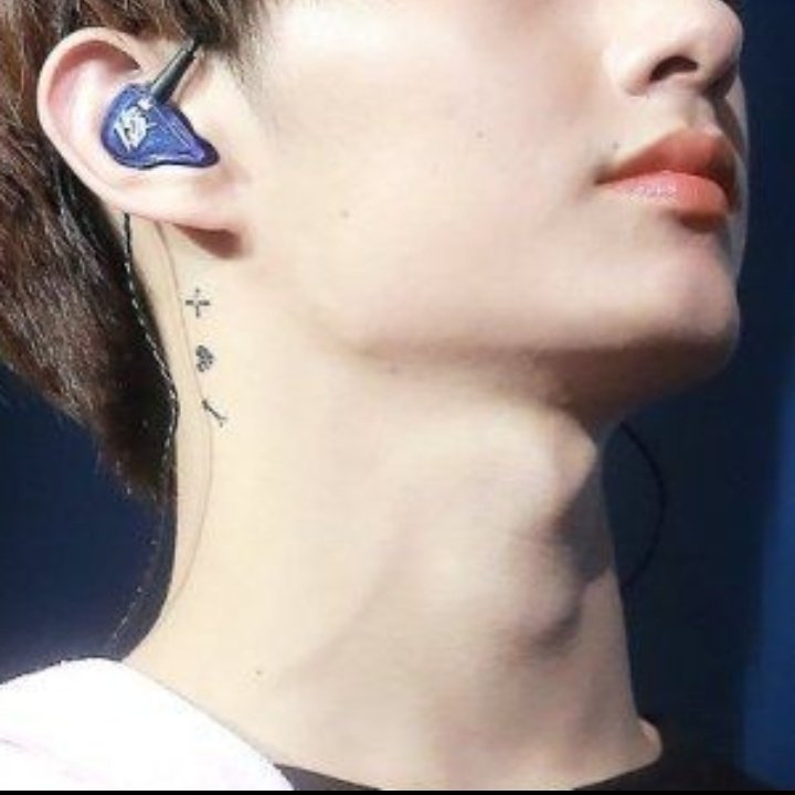 – jun has quite a number of moles. from his iconic upper lip moles, cheek moles, mole on his neck, and moles on his collar bones/chest. i think, jun = king of beauty marks