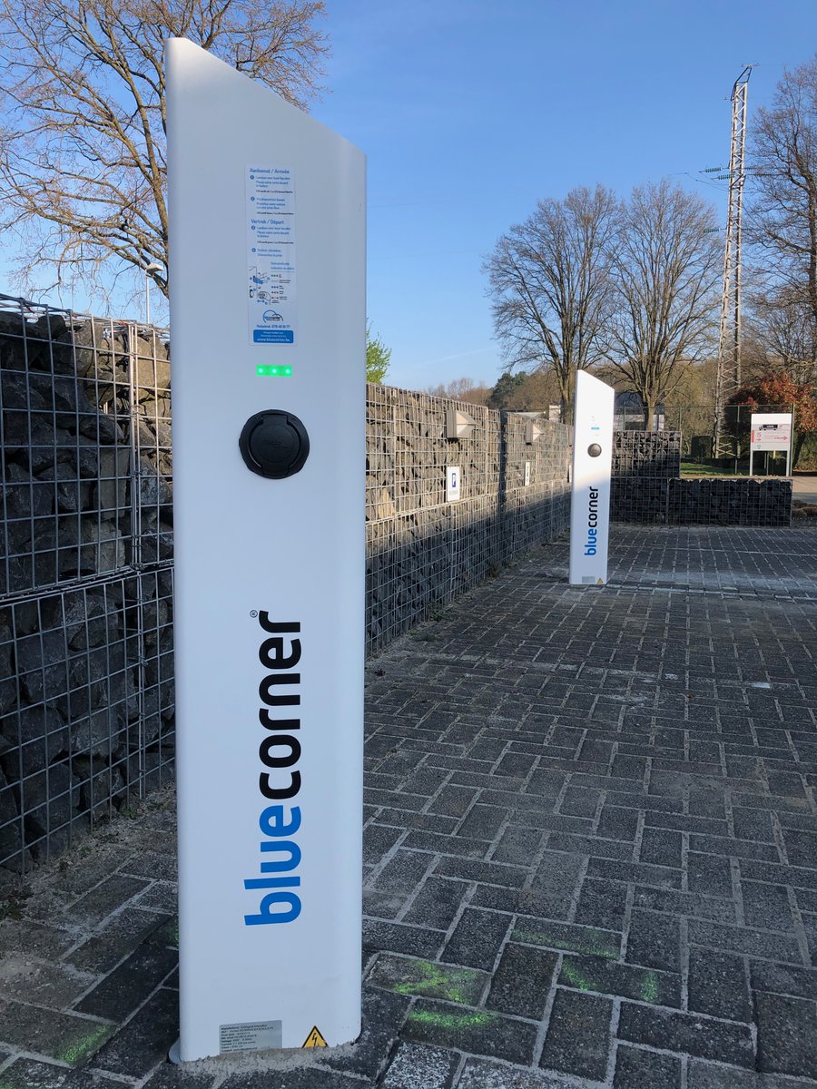 Leave fully charged with green energy from Grafityp!

Grafityp installed two electric charging stations on its visitor parking. Take advantage of your time at Grafityp and charge your car for free. In this way you won’t have to worry any more whether you will make it back home.