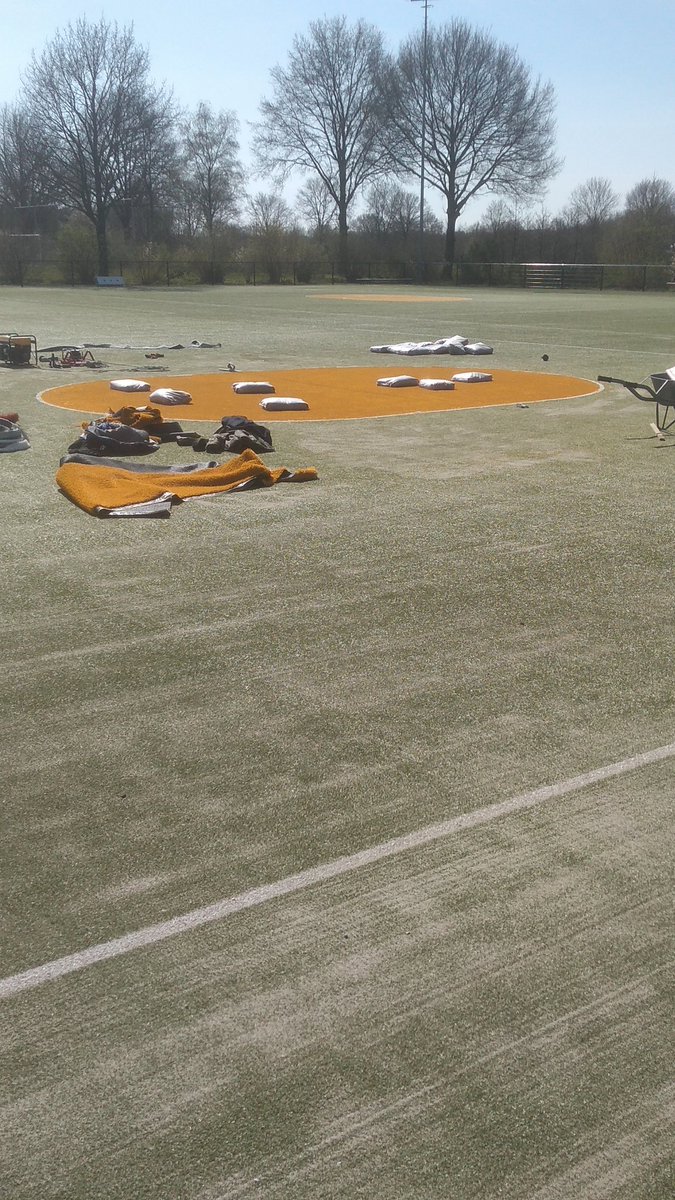 KCAntilopen's tweet photo. Het veld heeft met Pasen weer een mooi geel eitje. Nu maar hopen dat we er snel weer op mogen spelen. https://t.co/jUGxYPRKdz
