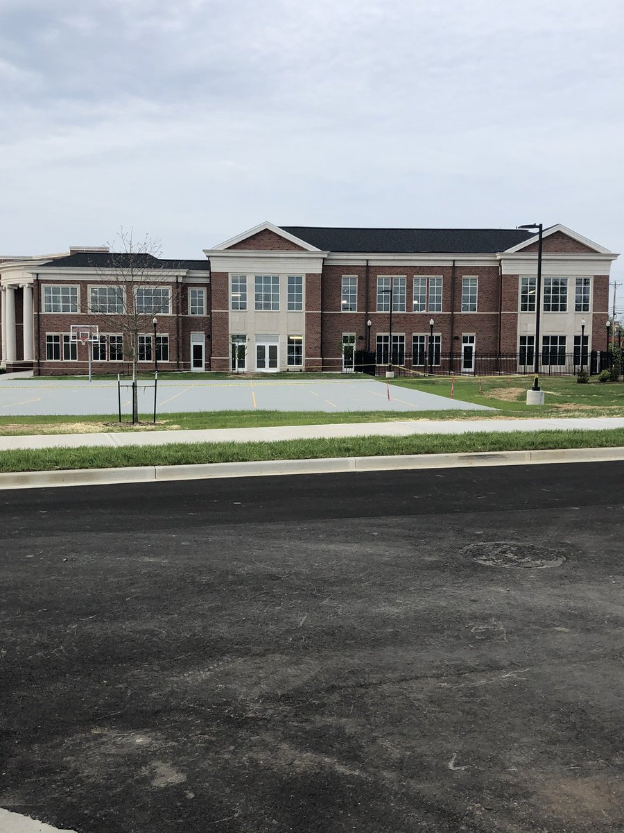 coachbhatfield's tweet photo. New fitness center 👀 great! 🦅 https://t.co/3eAF6dGFb8