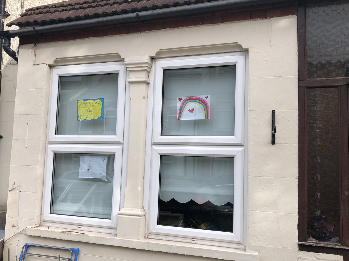 CrawleyKate's tweet image. Thanks to the children for our Rainbows 🌈 of support on Flaxton road and Melling street @Royal_Greenwich @PlumsteadCommon #GreenwichRainbows #resilience #Creative