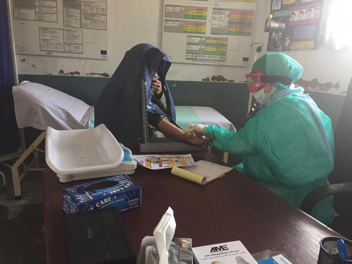 UNHCRPakistan's tweet photo. On #WorldHealthDay  , @UNHCRPakistan salutes the courage of doctors👩‍⚕️, nurses, midwives and medical staff who put themselves at risk to provide life-saving health care, including in the battle against #COVID19.

#SupportNursesAndMidwives 
@Refugees
@UNinPak https://t.co/J6DWm9yNeV