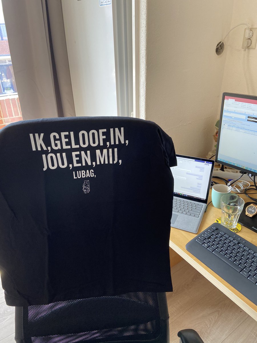 Be_honderd's tweet photo. Wheppa! M’n @arjenlubach shirt binnen, precies op tijd want m’n laatste t-shirt net in de was!  #lubag https://t.co/gEKf20fhZD