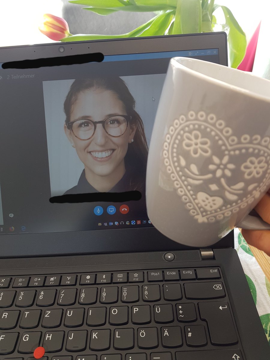 Der erste #virtualcoffee mit meiner lieben neuen alten Kollegin <a href="/itsdilaracan/">Dilara Can</a> bei #bosch 😍. Wie laufen die virtuellen Kaffeedates bei <a href="/IBMDeutschland/">ℹ️-🅱️ Ⓜ️agazin</a> ???@LUnkelhaeusser @Aleks_Francuz <a href="/SvenSemet/">Sven Semet 🚑 ... „Zukunft ist JETZT“</a> @DianaBengel <a href="/HelenWrona/">Helen Wrona</a> <a href="/metz_anie/">Steph Metzner</a>  Liebe Grüße aus dem Homeoffice!