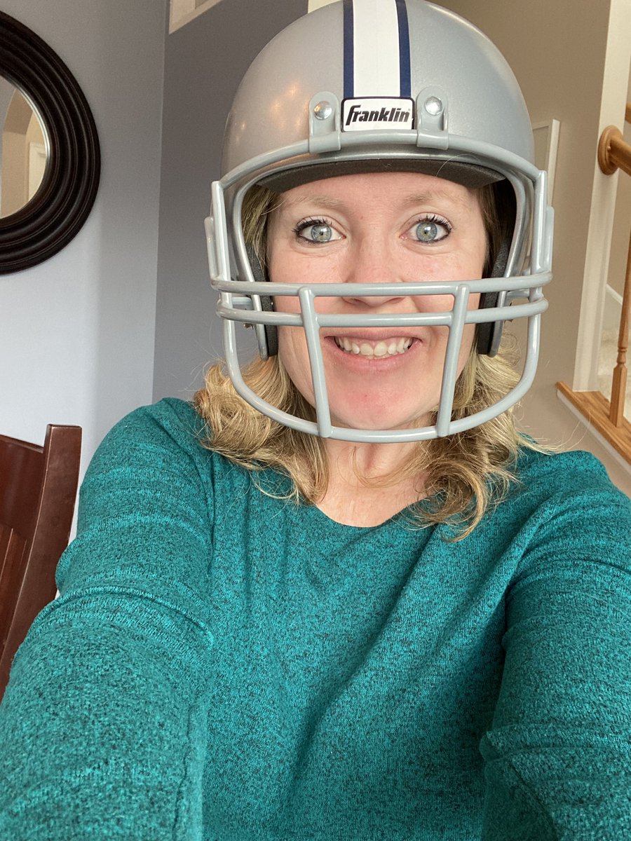 musicwithmarkey's tweet photo. Crazy hat day for forward learning spirit week!!! @RockElementary @ValViewElem @YorkSuburban https://t.co/Dk9oMQvKBD