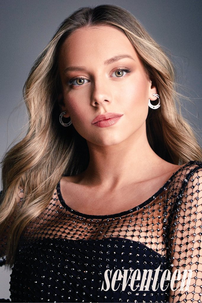 Éramos diferentes,pero nos entendíamos a la perfección.💜

#FreeRol