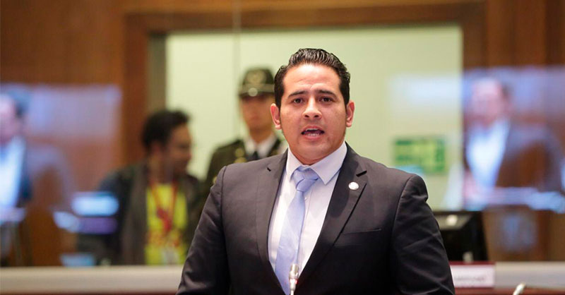 Ronny Aleaga Santos on Twitter: "Estamos 🔴EN VIVO🔴 a través de la señal de @teleradioec para hablar sobre la crisis sanitaria que vive Ecuador, pero sobre todo #Guayaquil debido al #Covid19Ec 🦠.
