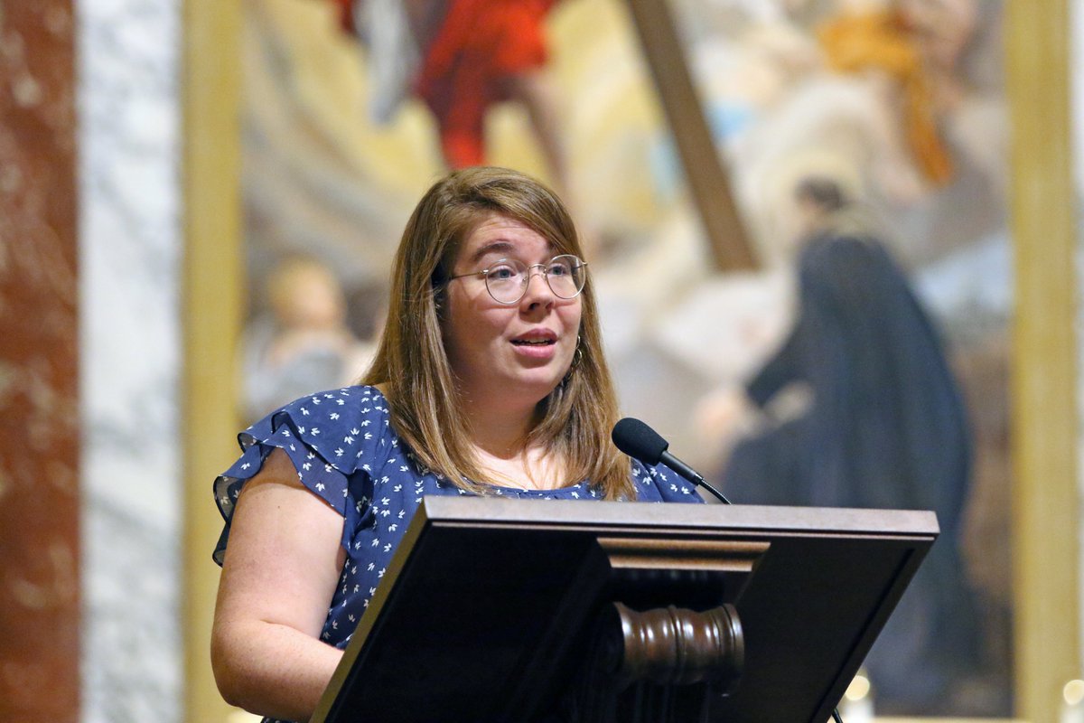 JesuitTampaFL's tweet photo. Today's Convocation reflection is by Jesuit High School English teacher Ms. Kathleen Clark. #AMDG

https://t.co/G1IhVz0vJc https://t.co/tQ4HiSfXpd