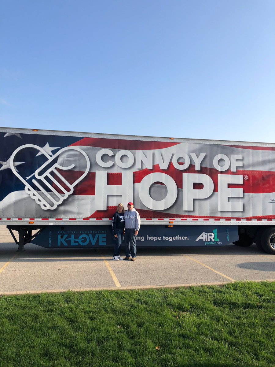 jasniff's tweet photo. So proud of these guys for delivering food and supplies all over the country during such a desperate time. Thanks for stopping in Normal! ⁦@ConvoyofHope⁩ #myinlaws https://t.co/4qp0PhOb1F