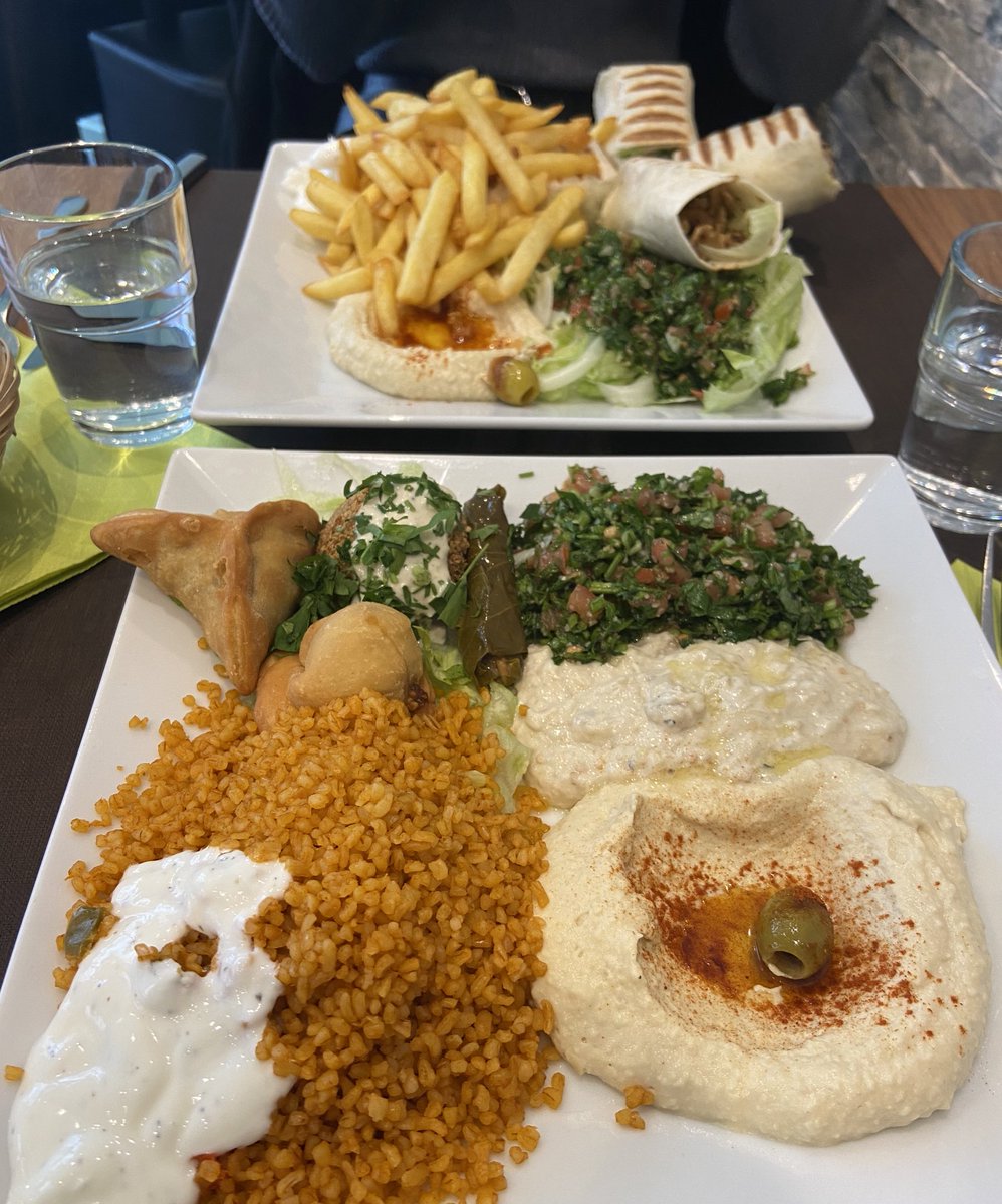 46- Falafilo vers place Kléber -> libanais (halal)Les assiettes sont entre 9 & 15€Leurs falafels (logiquement) sont suuuper bonsBah écoutez ça reste bon pour un libanais, mais c pas mon préféré ;)