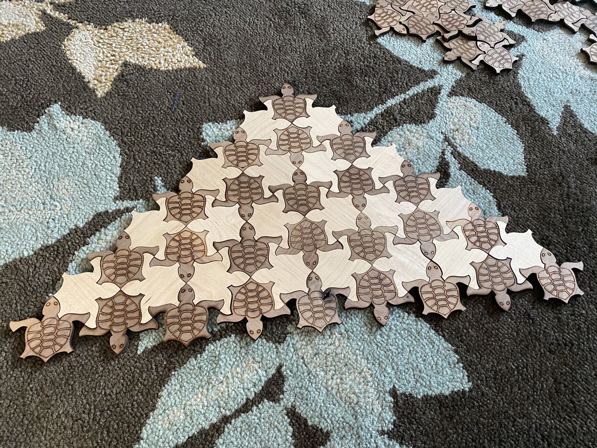 RawdingMolly's tweet photo. Starting the day with sone #tilingturtles!  🐢 

@Trianglemancsd https://t.co/sR4rYEu7ra