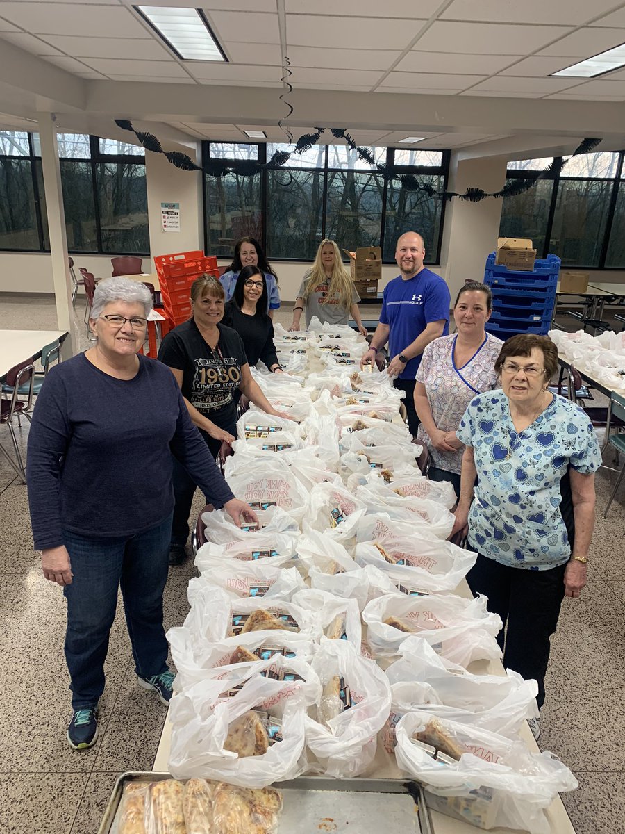 These are our everyday hero’s. Thanks to our food service workers for going above and beyond to meet our families needs. We appreciate you!
