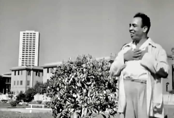 " يا سلام ع نعمة ربنا ، شمس ، وهوا ، وميه ، صحة وكل دا ببلاش ، الحمد لله "

( اسماعيل يس للبيع-1959 )