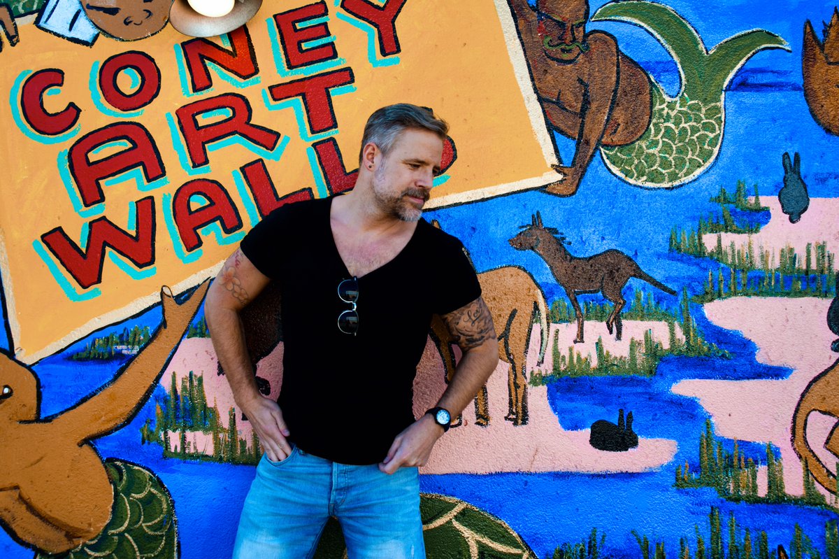 MichaelWalterCH's tweet photo. https://t.co/RYTOEp3YJs
#beardandtattoo #beardedmodel #beardedstyle #switzerland #beardoftheday #beardsandtats #beardstyle  #michaelwalter #schweiz #beardedmodel #zürich #swissmade #silverhair #swissmalemodels #malemodetrending #swissmodels #newyorkcity #swissmodelagency https://t.co/WLb9FJKkkO
