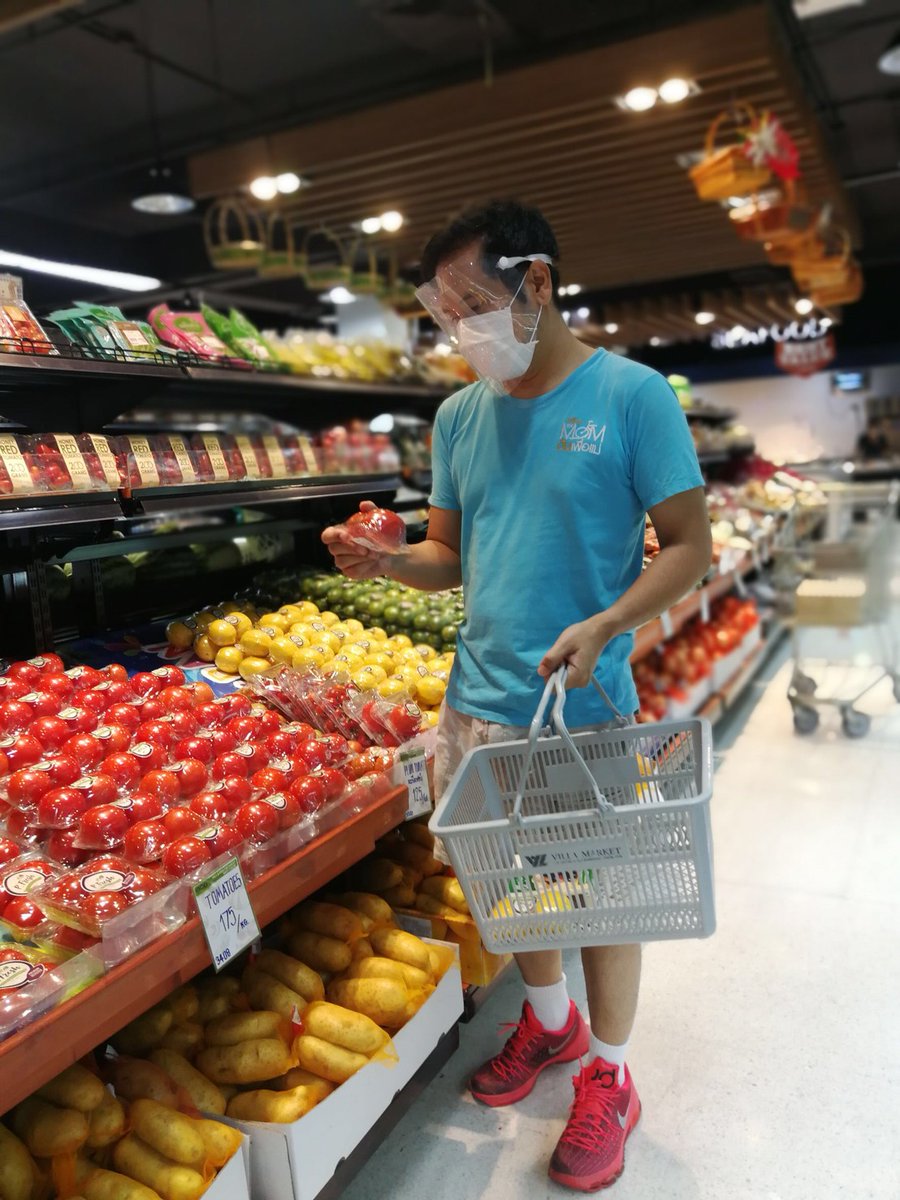 Vatanarak's tweet photo. Life with #COVID19 ! After I finished my #exercise I went to shopping for vegetables for my dinner.

#CaptMarc
#WorkFromHome
#ClearnFood
#coronavirus https://t.co/oMEF4qGOuM