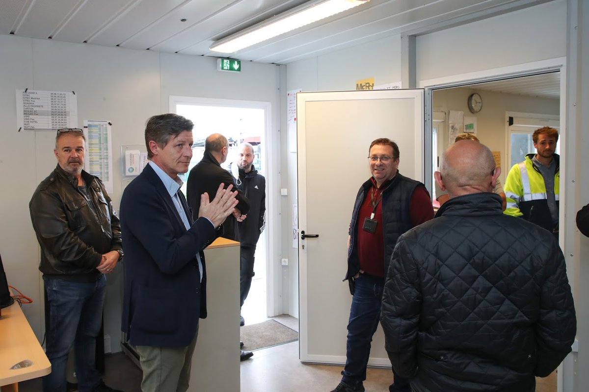 👏 Depuis le début du confinement, les agents du service de collecte des ordures ont permis d'assurer la continuité du service public. 100% des tournées à #Bordeaux sont maintenues malgré le contexte de crise sanitaire #Covid_19. 
Bravo et merci à eux !