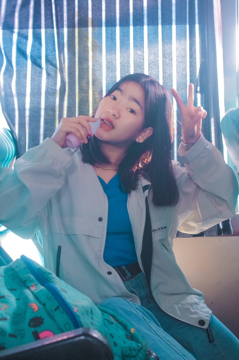 alwaysrichel19's tweet photo. Gulat si ate habang lumalaklak ng yakult ah haha https://t.co/K0dNiYS5hX