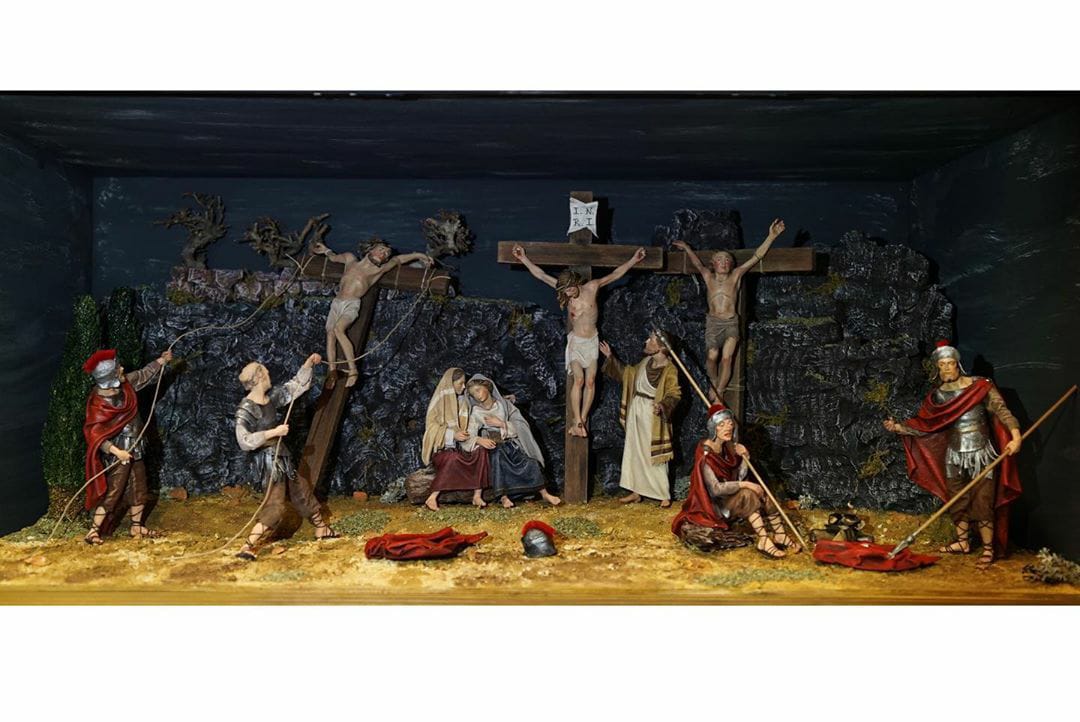 Im Fenster der kath. Kirche #Herbstein: Die 1. Szene der von mir gebauten Jahreskrippe "Kreuzigung Jesu auf Golgatha"

 #krippe #vogelsberg #vulkan #holz #kunsthandwerk #handarbeit #herbsteinerkrippenfreunde #Heide #kirche #brauchtum #ostern #kreuzigung #krippenfigur #presepe