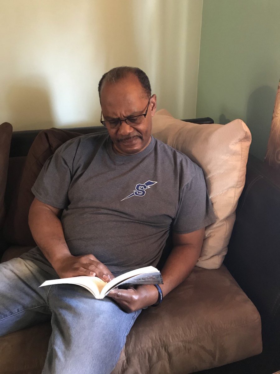 we_are_maple's tweet photo. #maplereads we love reading! https://t.co/7HC3utSWlZ