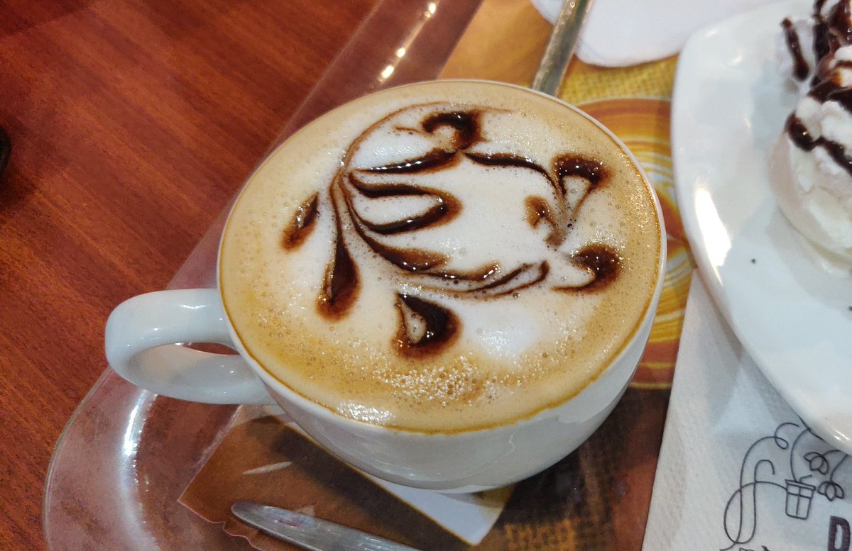 herdevharry's tweet photo. Is it cappuccino or late #CoffeeLover https://t.co/YLIqweKt9d