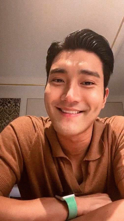 Happy Birthday Choi Siwon May God blessing you      