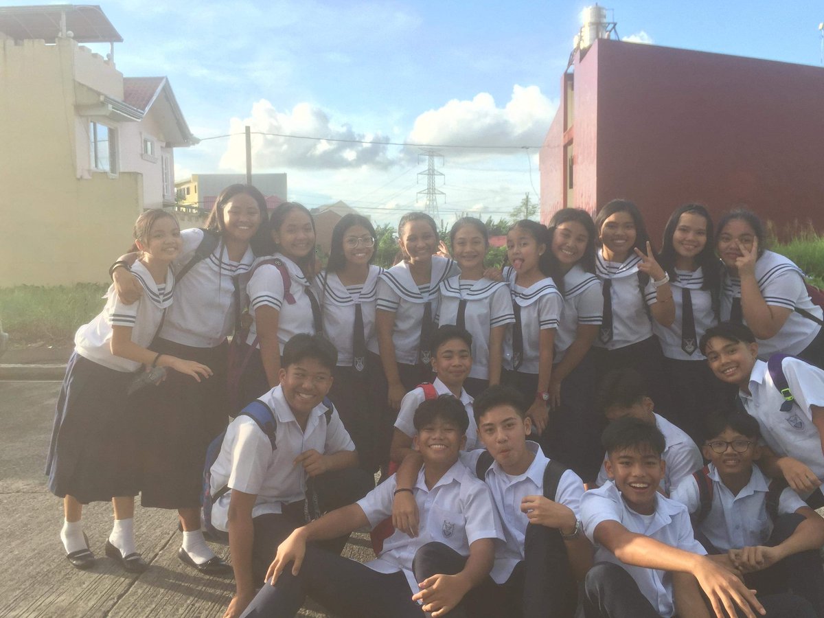 SShembeler's tweet photo. Hi Shembelers!!
              Ma-mimiss ko kayo💖, nag simula tayo sa bang-awan sa room tapos di pa tayo gaano mag kaka-kilala non pero ang bilis nyong maka close kase halos tulad tulad tayo ng mga trip😂 tapos tumagal ayon ang iingay palagi tas kung ano ano ng trip natin tas ++ https://t.co/2P8JOSOmyT