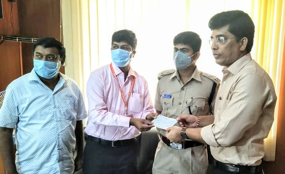 RO Dealers of Uttara Kannada District in Mangalore DO has joined the fight against the COVID-19 pandemic &amp; contributed Rs1.40 lacs to the Chief Minister’s Relief Fund. A cheque was handed over by Sh Ashok Kr, SO Karwar SA to Dr K Harish Kumar, Deputy Comm,UK in presence of SP, UK