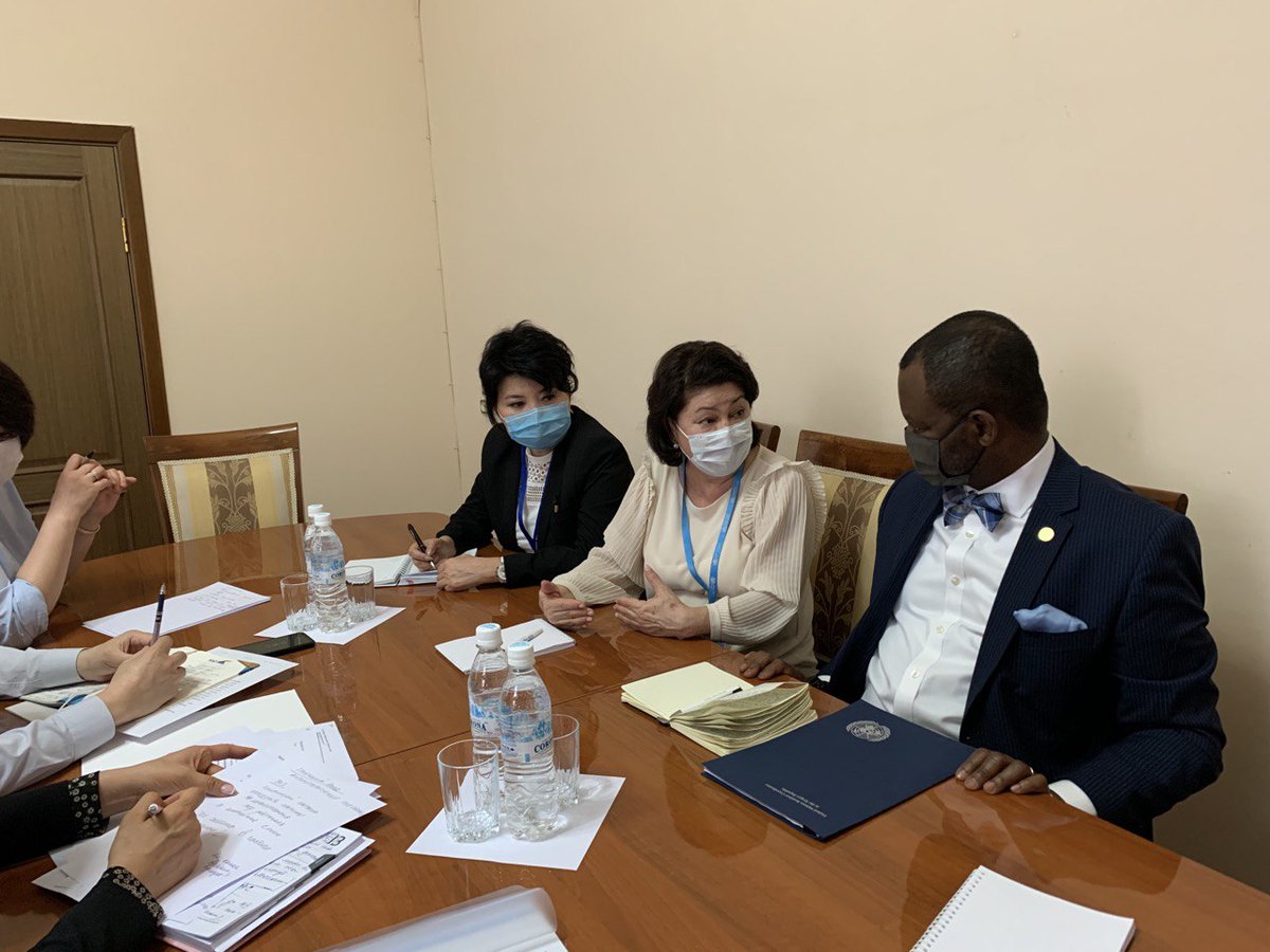 NuriaChoibaeva's tweet photo. 24/7wrk mode to tackle #COVID19 challenges. UNRC Ozonnia Ojielo @ozonnia WHO Rep Dr. Artykova met with VPM Aida Ismailova to discuss humanitarian and development response to #COVID19 and closer coordination of collective action in health #DRCU @un_kyrgyzstan https://t.co/Zn0pW0ywYu