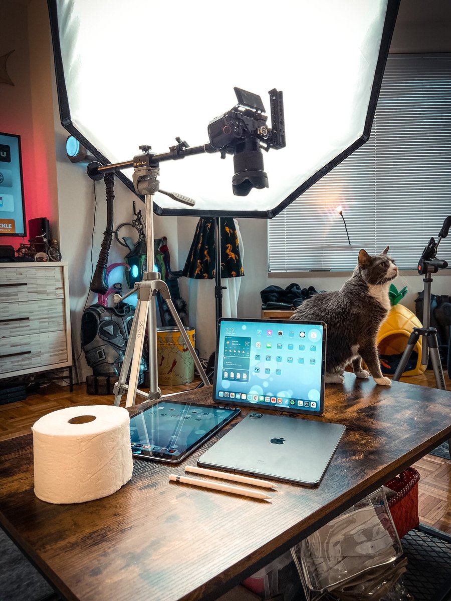 Dhareza's tweet photo. Did my first unboxing video of the #2020ipadpro https://t.co/wngee0yGge https://t.co/m9pVuYnPEb