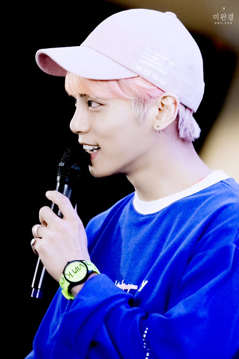 pink and blue  #종현아_덕분에_내_평생이_따뜻해  #HappyJonghyunDay