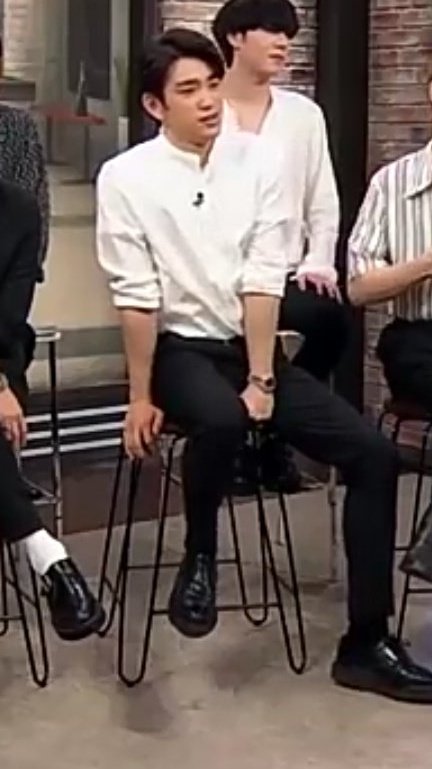 i gave injinyoung wearing white; a thread