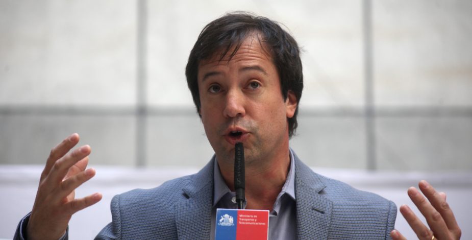 adnradiochile's tweet photo. AUDIO | Ministro de Economía: Me produce impotencia que la banca cuando necesitamos que se ponga en el lugar de la gente, se demore https://t.co/2E6LqJ0NYV https://t.co/sOfqVa7Fo6