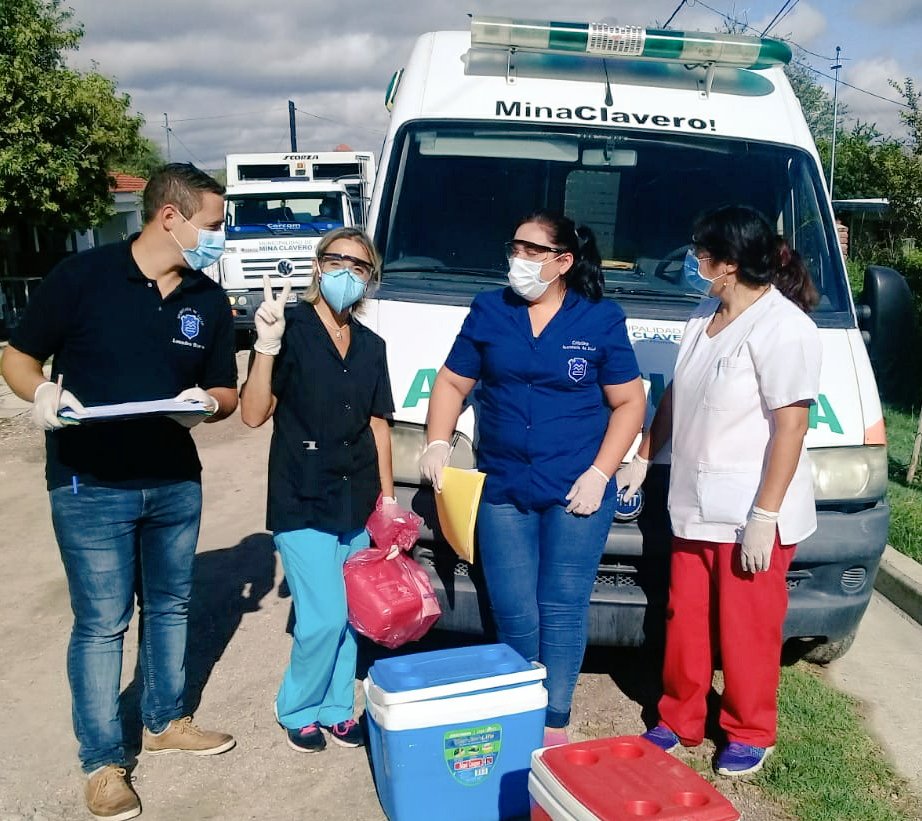 En el #diamundialdelasalud quiero agradecer infinitamente a todos y todas las trabajadoras 👩‍⚕️👨‍⚕️ que hoy, en épocas de #pandemia, más que nunca nos cuidan con su vida.  
La mejor forma de retribuirles es respetando la #cuarentena
Por favor #QuedateEnCasa