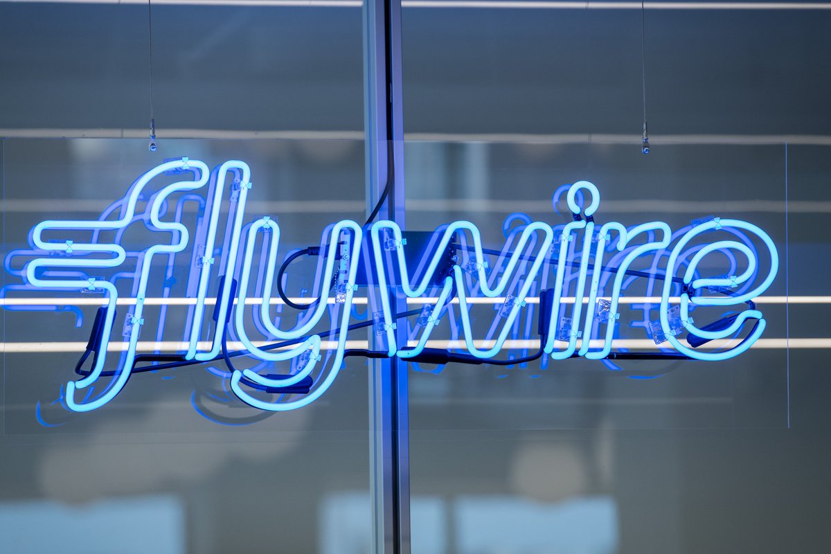 Flywire's tweet photo. Our #Boston office photo tour is now live on @VentureFizz! We are still actively looking for new FlyMates to join us so make sure to check out our BIZZpage for our current job openings! https://t.co/xUZKBWHfek #FlyMateRecruiting #insideflywire #officetour #werehiring https://t.co/0VJNpNk2gf
