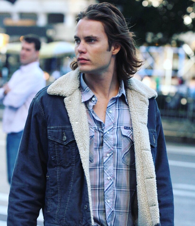 YourdailyKitsch's tweet photo. In the words of Taylor, “he’s got good flow.” Happy Tim Riggins Tuesday! #taylorkitsch #timriggins #texasforever #cleareyesfullheartscantlose #fridaynightlights #timrigginstuesday https://t.co/GE39rqZz4p