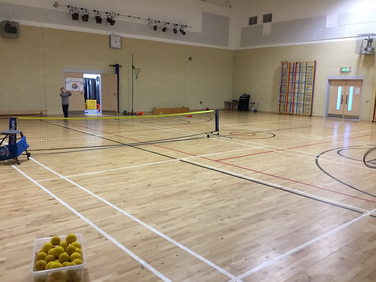 KeithHub1's tweet photo. Flowers for carers, Tennis, Football, Superhero designs, Paper airplane challenges and a house for Toothless what at day at The Keith Hub. https://t.co/kkXnhv0lYc