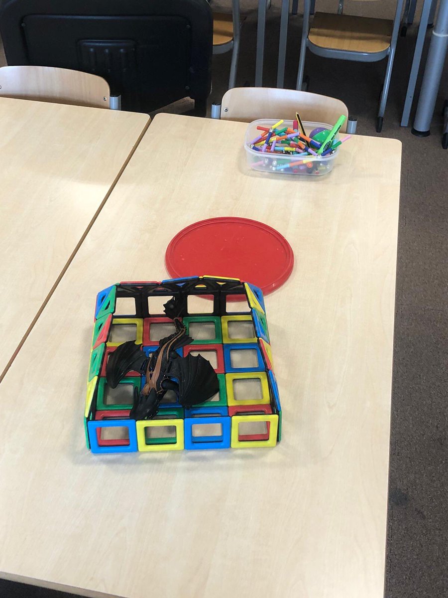 KeithHub1's tweet photo. Flowers for carers, Tennis, Football, Superhero designs, Paper airplane challenges and a house for Toothless what at day at The Keith Hub. https://t.co/kkXnhv0lYc