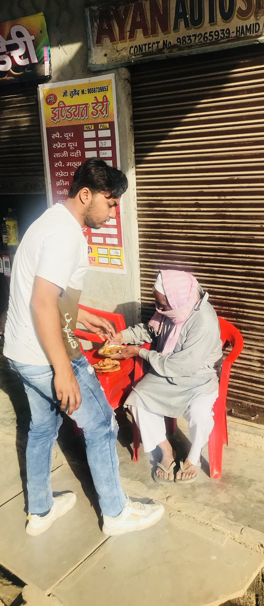suhailC79870701's tweet photo. #sbke #akhilesh Meerut
समाजवादी पार्टी के राष्ट्रीय अध्यक्ष आदरणीय अखिलेश यादव जी के निर्देश अनुसार आज फिर लगातार 12 वे दिन समाजवादी पार्टी युवज़न सभा के पूर्व ज़िला अध्यक्ष जानू चौधरी जी द्वारा राशन वे खाना भंडारा वितरण जारी है https://t.co/HrfCCgtpCJ