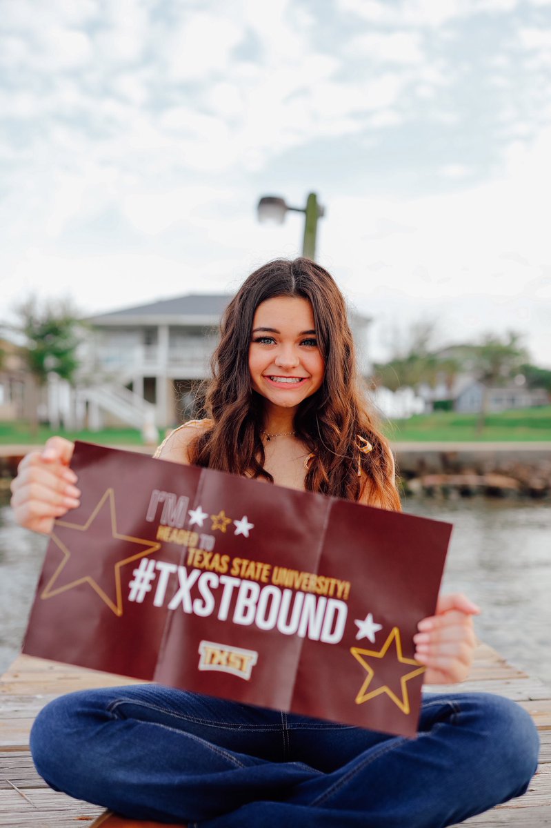 CchsHonor's tweet photo. Today’s #SeniorShoutout is Shelby Donnow! Shelby is the @CCCavaliers Captain. She says what she’ll miss most about Creek is cavaliers. Shelby plans to attend Texas State to pursue a career in nursing. We can’t wait to see what her future holds! #txst24 @CreekWildcats https://t.co/mc2bKVoEg2