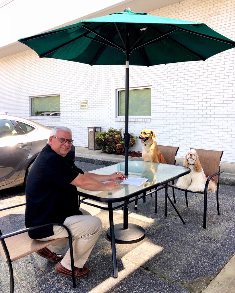 DevanLoweInc's tweet photo. Now offering curbside delivery!  Complete your paperwork in our designated outdoor area that is sanitized after each use.  Then, take delivery of your vehicle!  The entire process can be done outside.  Just another way we’re working to serve you.

#BusinessUnusual #DevanLoweInc https://t.co/3xm0Ezuw5v